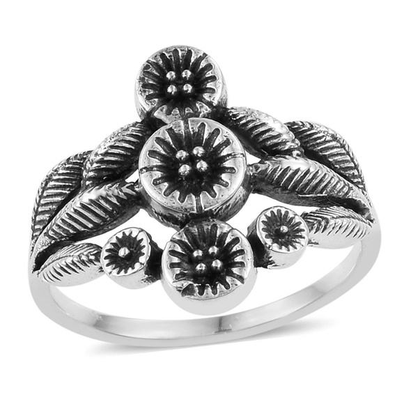 Jewelry - Sterling Silver Ring (Size 7.0) (4.6 g)